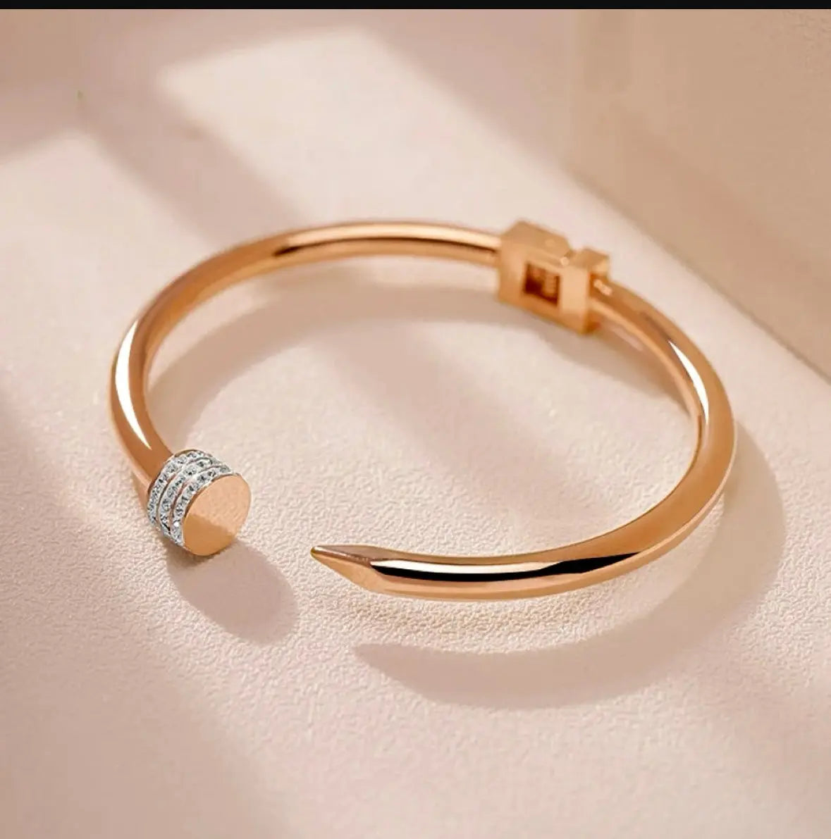 Edelstahl-Nagelarmreif rose gold