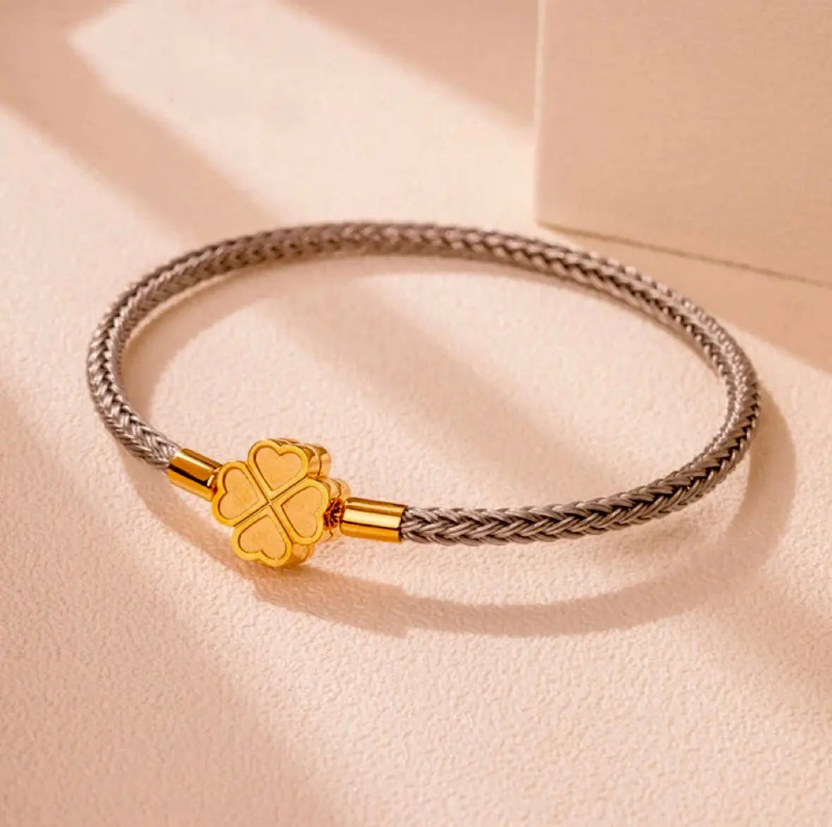 Kleeblatt-Glücksarmband - Flechtband Grau